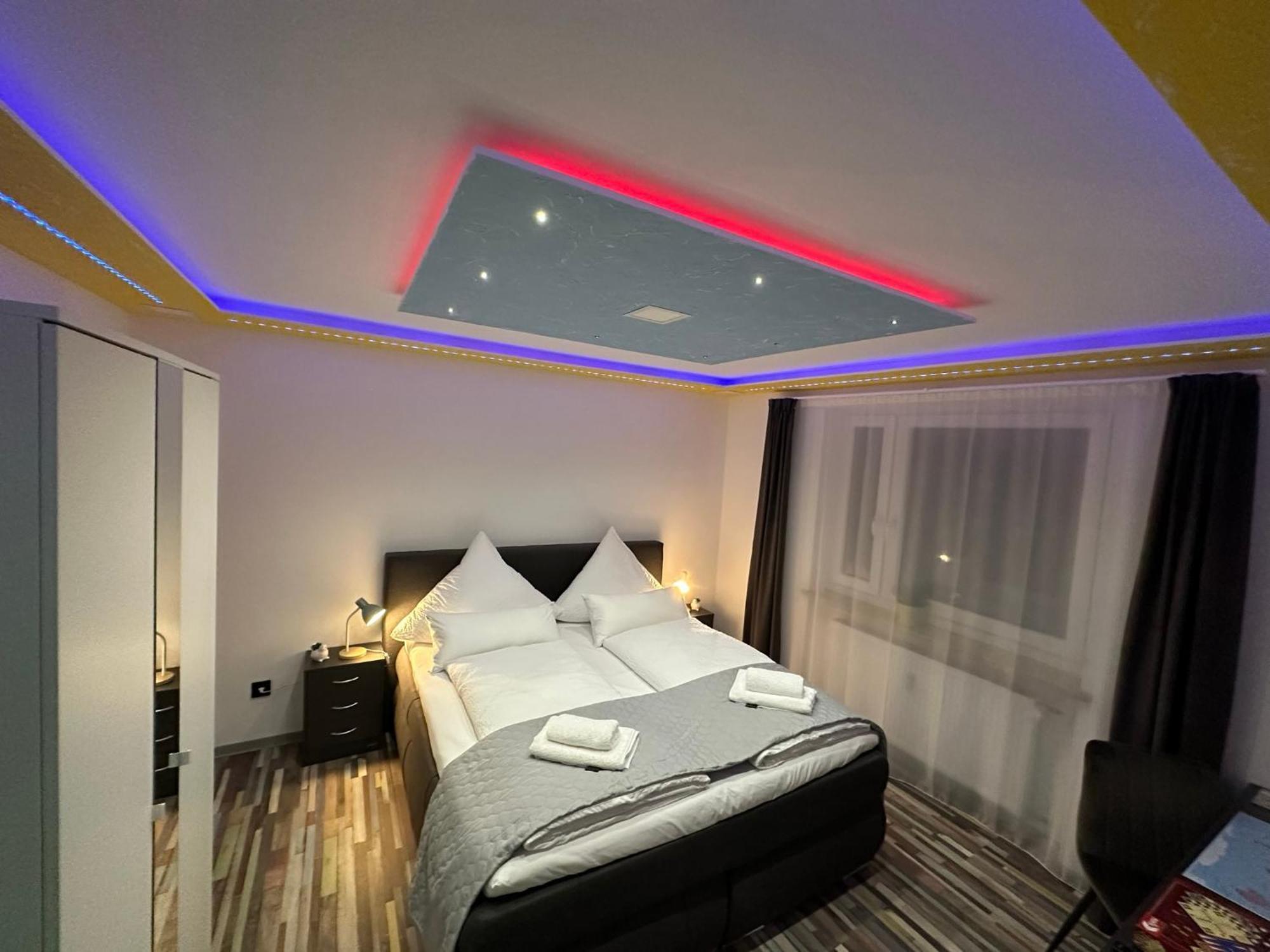 Modern Apartments Neuburg P - Top - 2 Zimmer, Komfort, Balkon, Wi-Fi, Smart Tv, Grosse Dusche, Kueche Neubourg-sur-le-Danube Extérieur photo