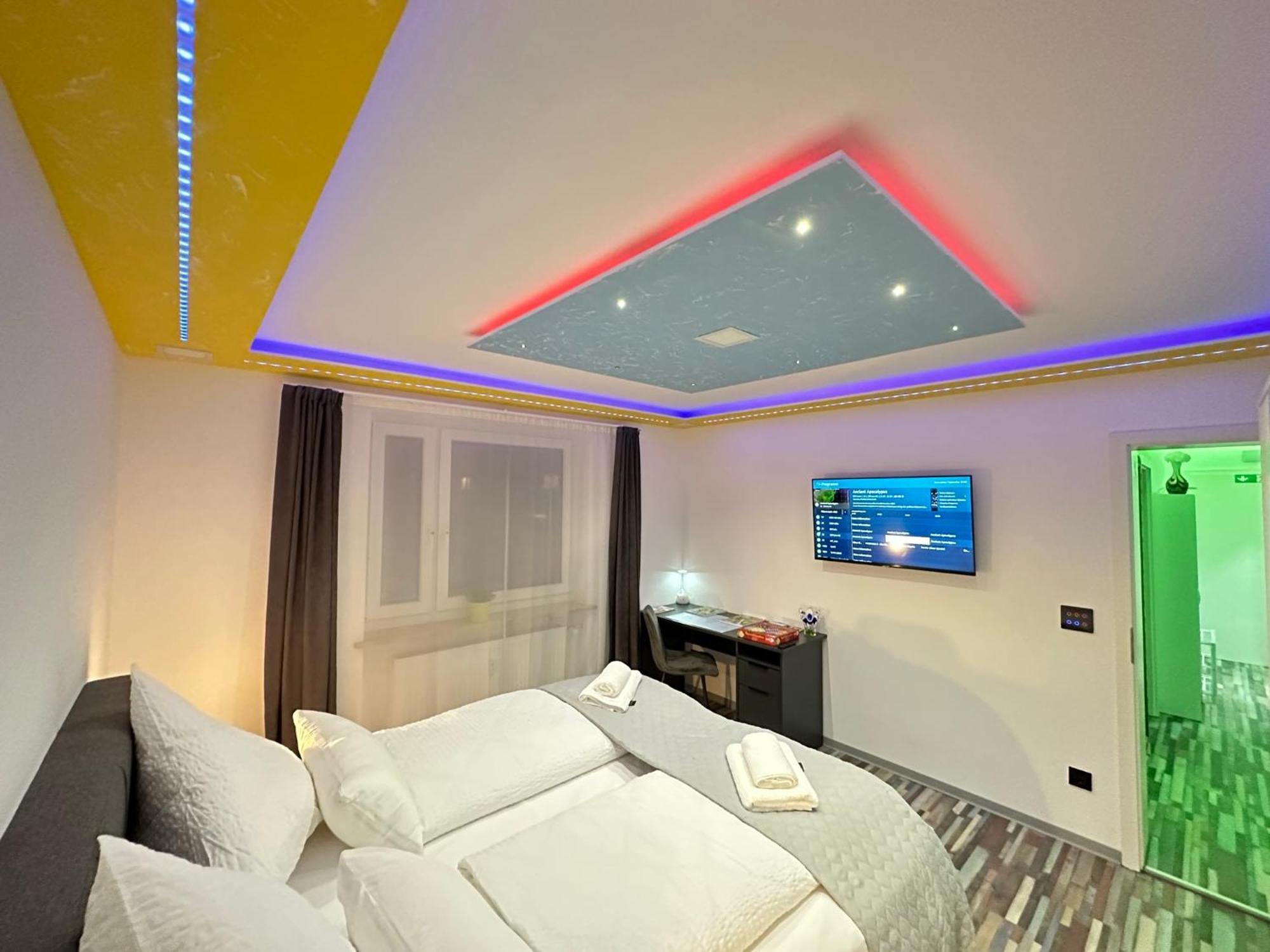 Modern Apartments Neuburg P - Top - 2 Zimmer, Komfort, Balkon, Wi-Fi, Smart Tv, Grosse Dusche, Kueche Neubourg-sur-le-Danube Extérieur photo