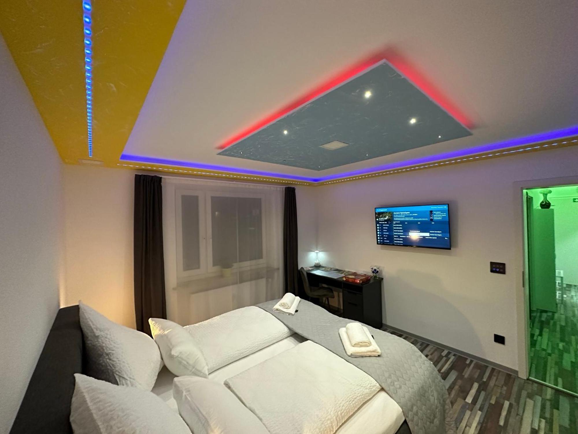 Modern Apartments Neuburg P - Top - 2 Zimmer, Komfort, Balkon, Wi-Fi, Smart Tv, Grosse Dusche, Kueche Neubourg-sur-le-Danube Extérieur photo